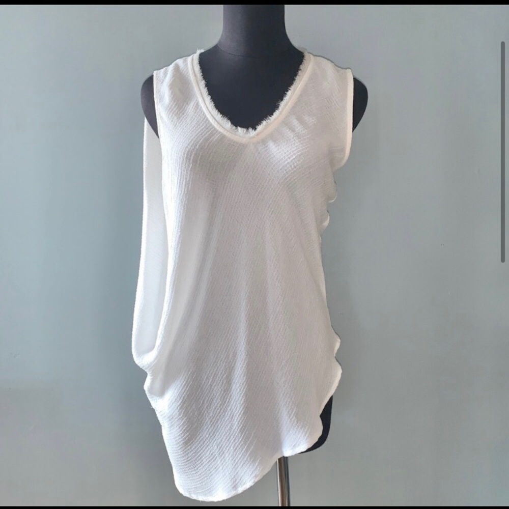 MENDOCINO Asymmetrical Frayed Sleeveless